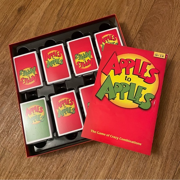 NWOT Apples to Apples Party Box - Picture 3 of 3